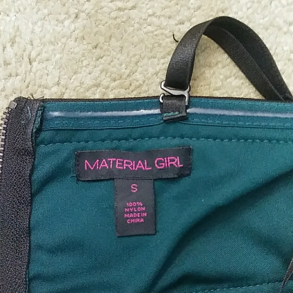 Dress - Picture 3 of 3